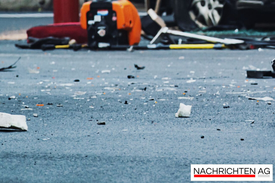 Schwerer Verkehrsunfall in Heiligenwald am 26. Mai 2025: Frau im Auto eingeschlossen, Feuerwehr leistet schnelle Rettung.